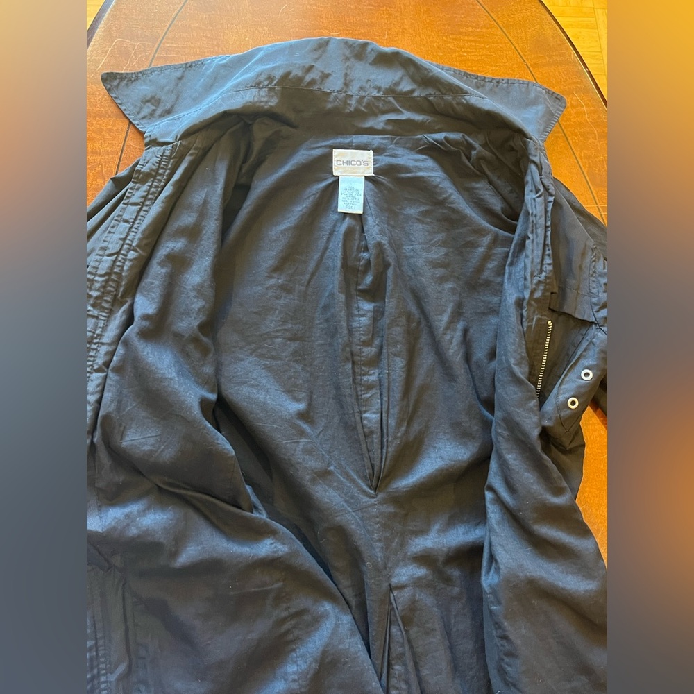 Chico’s black long raincoat/ windbreaker/ trench coat. Silver-tone buttons. Sz M - Picture 7 of 10